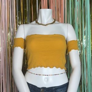 ❗️SOLD❗️Heart & Hips Ribbed Top